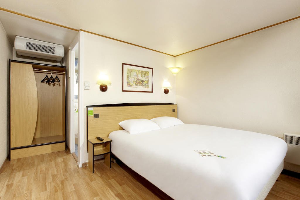 Hotel Campanile Belfort - Bessoncourt Zimmer foto